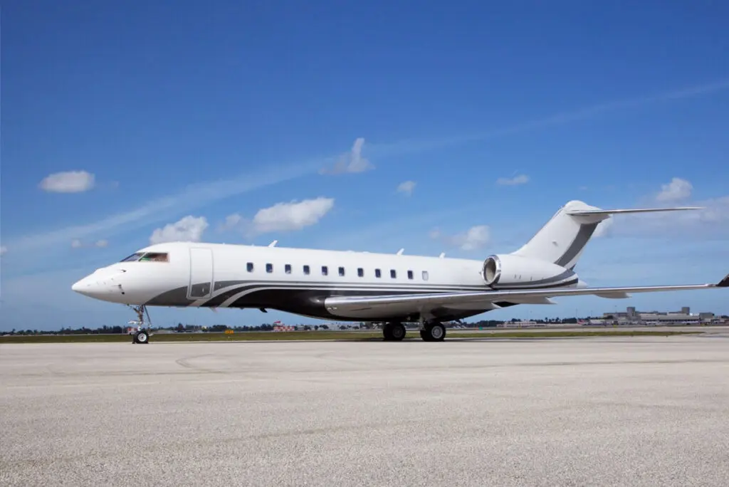 cover-quanto-costa-un-jet-privato-global-5000-1024x684