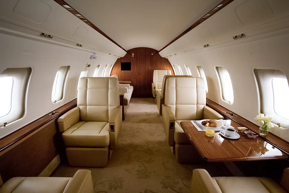 rent-private-jet-price-Challenger-605-1